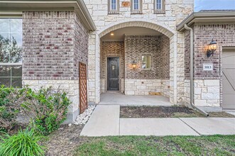 3813 Alpine Rdg Cv in Leander, TX - Foto de edificio - Building Photo