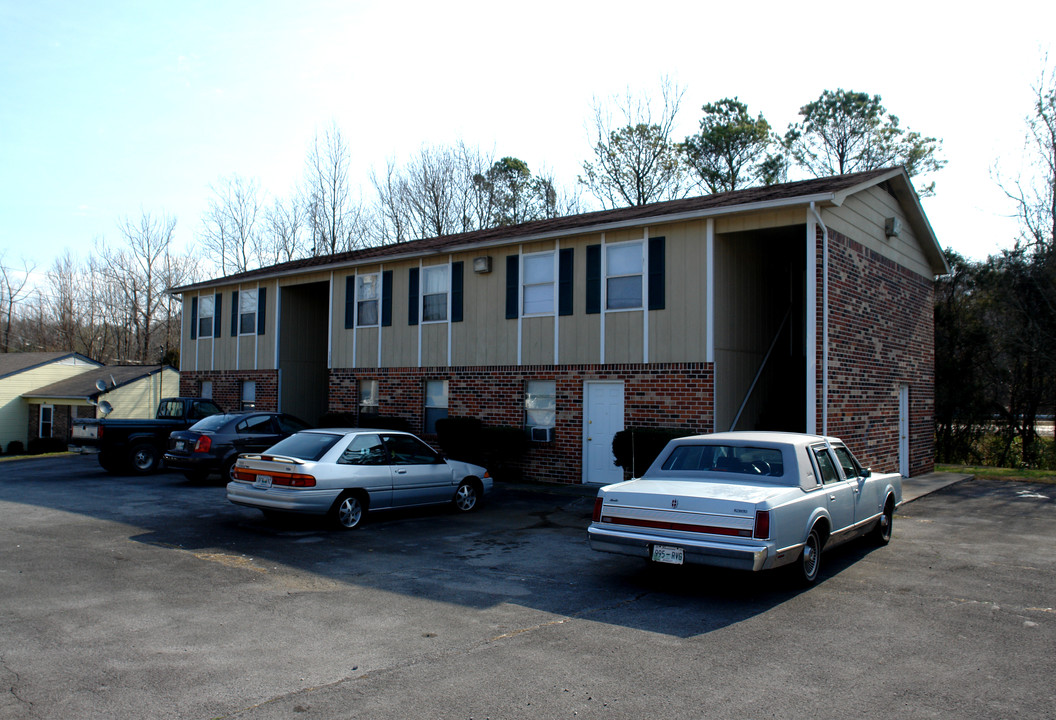 1305 NW Village Oak Cir in Cleveland, TN - Building Photo