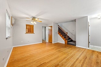 21 E Thorndale Ave in Roselle, IL - Building Photo - Building Photo