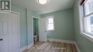 5522 Glenholme Ave in Niagara Falls, ON - Building Photo - Building Photo