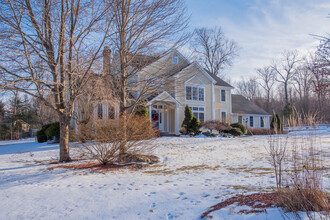 64 Charolais Way in Burlington, CT - Building Photo - Building Photo