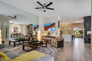 12904 N 93rd Way, Unit 4 in Scottsdale, AZ - Building Photo
