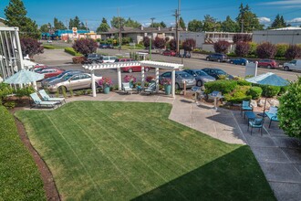 Trellis Pointe Apartments in Tacoma, WA - Foto de edificio - Building Photo