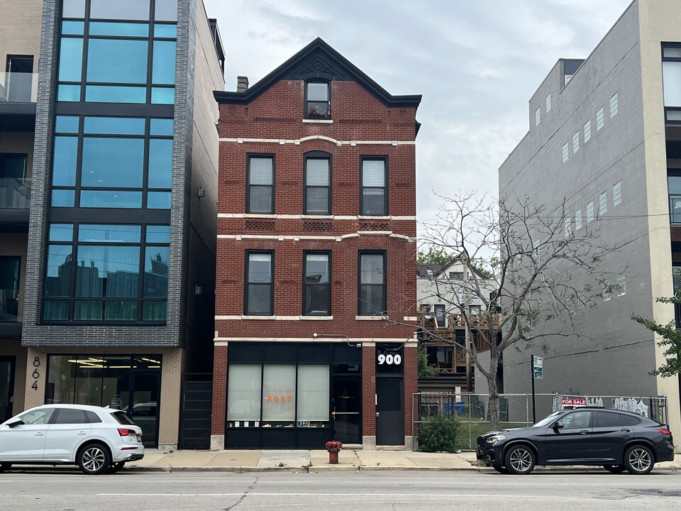 900 N Ashland Ave, Unit 3 in Chicago, IL - Building Photo