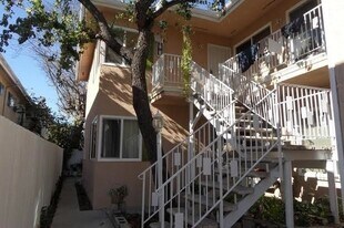 6271 Kester Ave in Los Angeles, CA - Building Photo