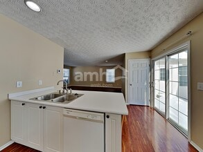 2480 Bloxom St in Grove City, OH - Foto de edificio - Building Photo