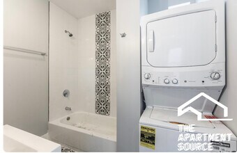 1624 W Beach Ave, Unit BR in Chicago, IL - Foto de edificio - Building Photo