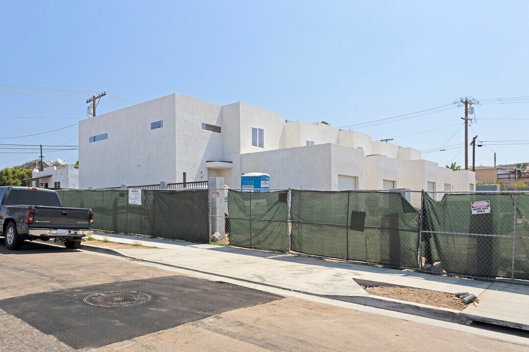 Park Avenue Apartments in San Ysidro, CA - Building Photo