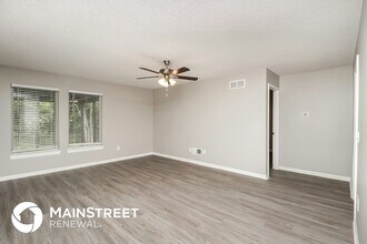 12510 Oak Point in Platte City, MO - Building Photo - Building Photo