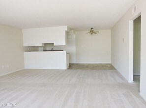 1670 W Broadway in Anaheim, CA - Building Photo - Building Photo