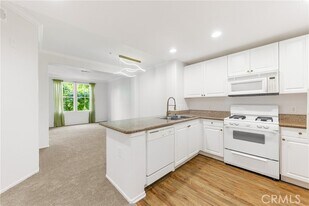 2257 Watermarke Pl in Irvine, CA - Building Photo