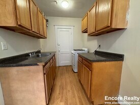 425 Park Dr, Unit 235-8 in Boston, MA - Building Photo