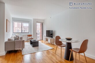 101 W 15th St in New York, NY - Foto de edificio - Building Photo