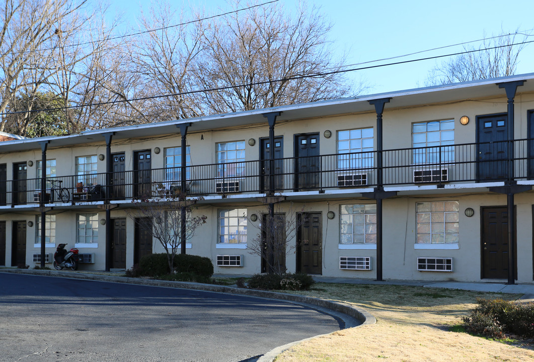 Henderson Place Apartments in Atlanta, GA - Building Photo