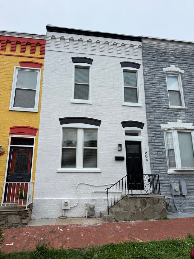 property at 1604 Levis St NE