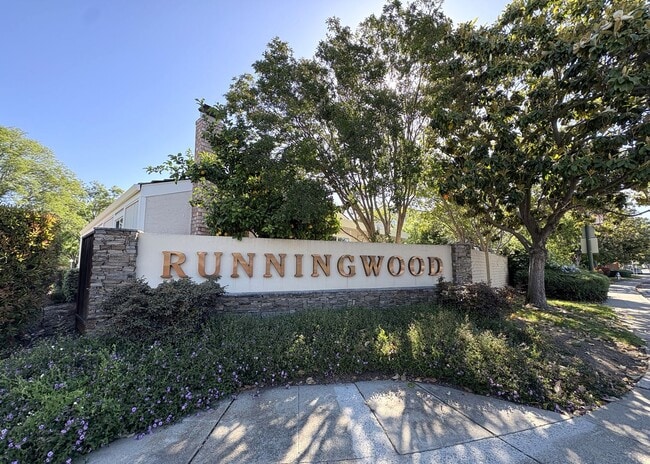 801 Runningwood Cir in Mountain View, CA - Building Photo - Building Photo