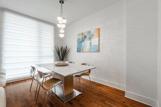 859 Rue de la Commune E in Montréal, QC - Building Photo - Building Photo