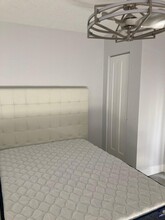 355 Prestwick Cir in Palm Beach Gardens, FL - Foto de edificio - Building Photo