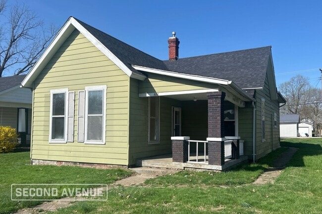 property at 822 S Walnut St