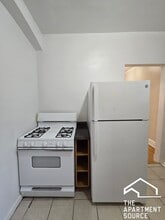 4931 N Whipple St in Chicago, IL - Foto de edificio - Building Photo