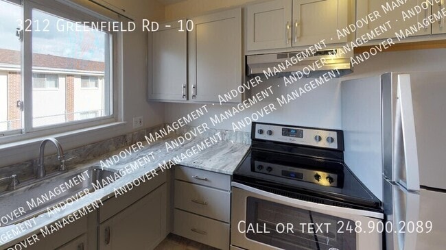 3212 Greenfield Rd in Royal Oak, MI - Building Photo - Building Photo