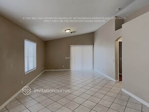 3413 Travelers Ct in Las Vegas, NV - Foto de edificio - Building Photo