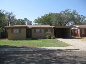 2705 Bagley Ave in Odessa, TX - Building Photo