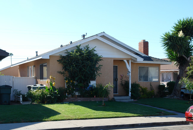 5401-5403 Rowland Way in Oxnard, CA - Building Photo - Building Photo