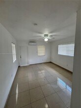520 NW 97th St in Miami, FL - Building Photo - Building Photo