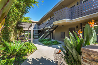 Elan Beachlofts in Pacific Beach, CA - Building Photo - Building Photo