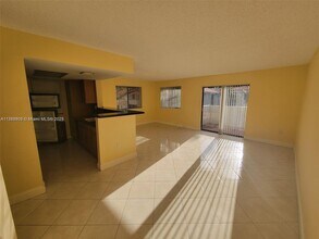 3204 Coral Lake Ln, Unit 3204 in Coral Springs, FL - Building Photo - Building Photo