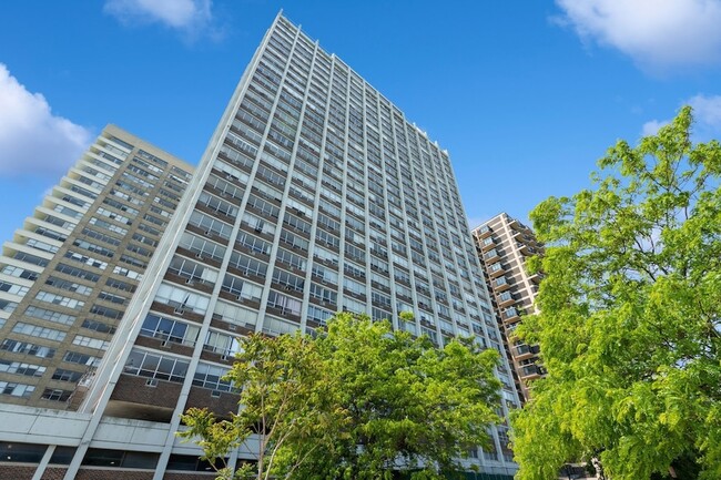 property at 6171 N Sheridan Rd
