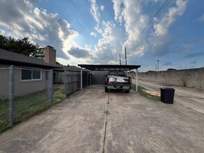 1910 N Floyd Rd in Richardson, TX - Building Photo - Building Photo