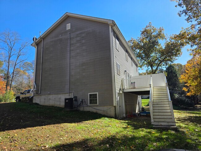 110 Baltic Hanover Rd in Sprague, CT - Building Photo - Building Photo