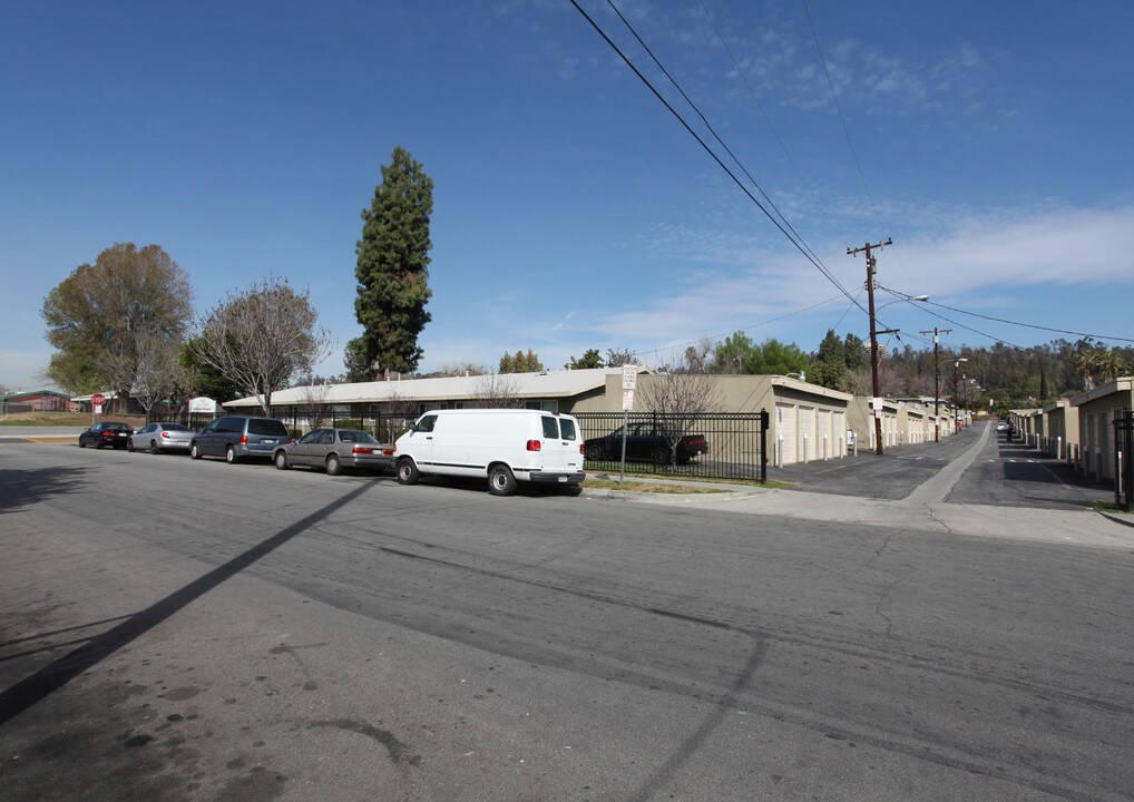 Villa Las Brisas in La Puente, CA - Building Photo