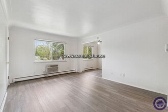 1733 Christian Ave in Toledo, OH - Foto de edificio - Building Photo