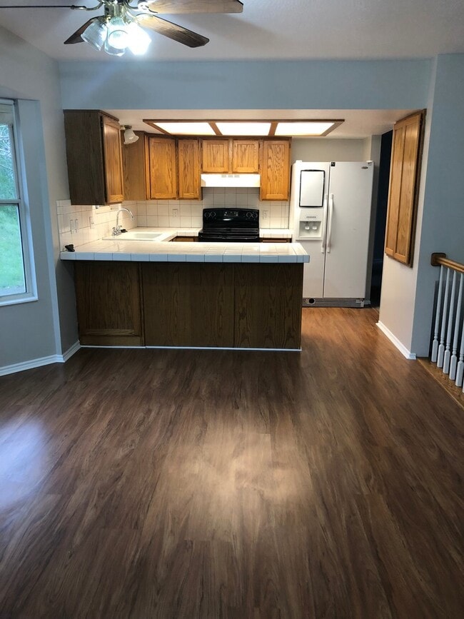 11810 S Hidden Valley Dr in Sandy, UT - Building Photo - Building Photo