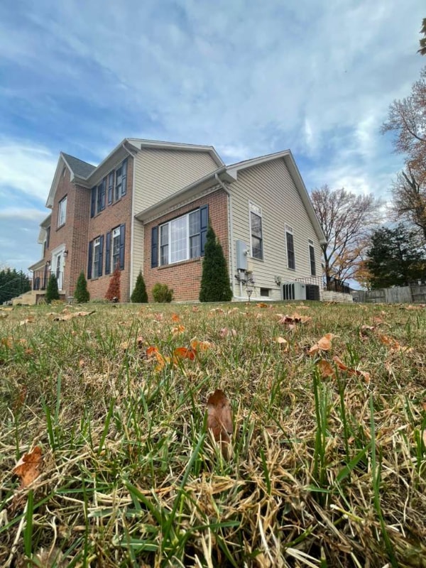 property at 2907 Dumas St