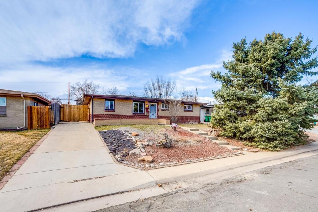 7101 Wolff St in Westminster, CO - Building Photo
