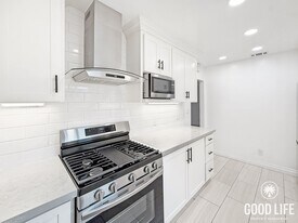 324 Donax Ave in Imperial Beach, CA - Building Photo