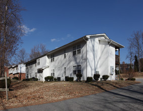 1025-1029 W Barton St in Greensboro, NC - Building Photo - Building Photo