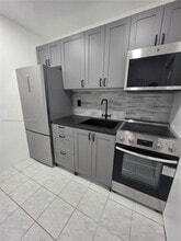 411 SE 3rd Ave in Hallandale Beach, FL - Foto de edificio - Building Photo