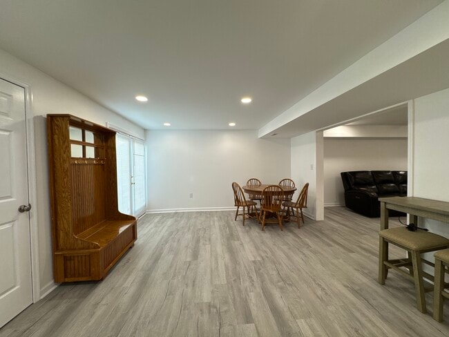 1042 Laurel Grove Rd, Unit Luxury Apartment for rent