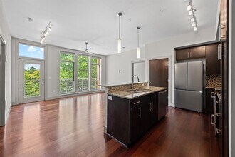 1320 Robert Browning St in Austin, TX - Building Photo - Building Photo