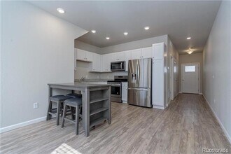 1049 Oak Cir in Lakewood, CO - Building Photo - Building Photo