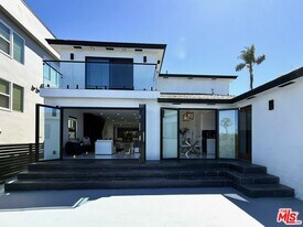 3845 Olympiad Dr in Los Angeles, CA - Building Photo