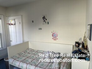 84 Walker St, Unit 1 in Newton, MA - Foto de edificio - Building Photo