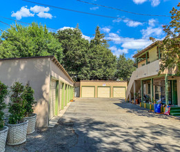 2055 Santa Rosa Ave in Altadena, CA - Building Photo - Building Photo