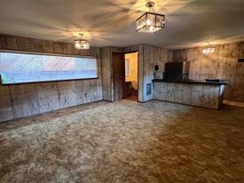 128 Echo Valley Rd in Salinas, CA - Building Photo