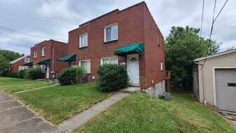 330 E Pike St, Unit 330 in Houston, PA - Building Photo